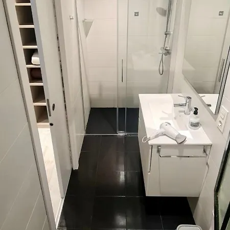 Habitación Amplia Con Baño Privado A Pasos De La Playa, En Piso Compartido Quarto em Acomodações Particulares *