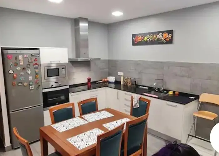 Amplia Con Bano Privado A Pasos De La Playa, En Piso Compartido * Saint-Sébastien