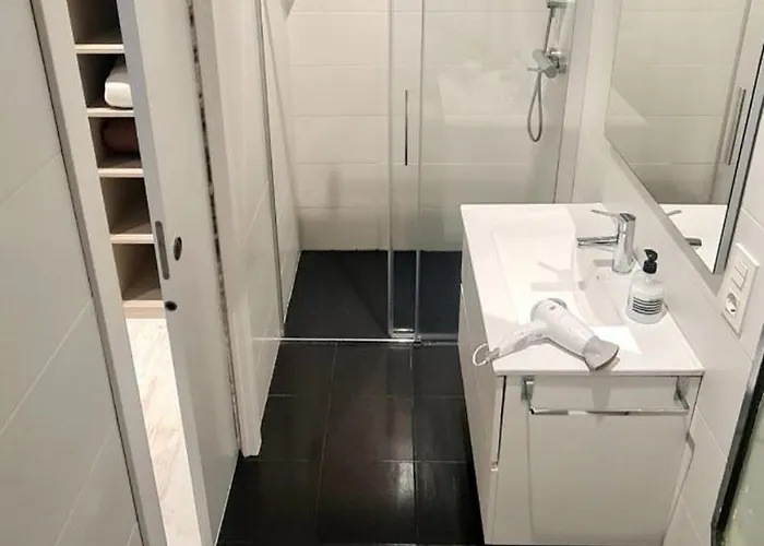 Amplia Con Bano Privado A Pasos De La Playa, En Piso Compartido Séjour chez l'habitant *