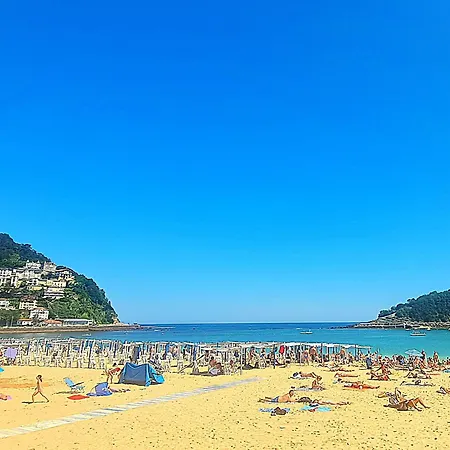 Проживання в сім'ї Amplia Con Bano Privado A Pasos De La Playa, En Piso Compartido