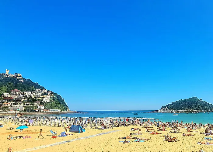 Проживання в сім'ї Amplia Con Bano Privado A Pasos De La Playa, En Piso Compartido