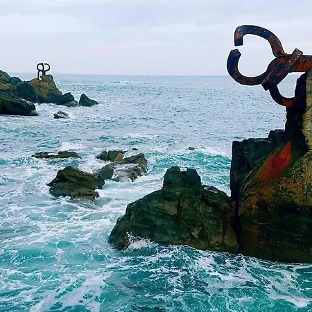 Homestay Amplia Con Bano Privado A Pasos De La Playa, En Piso Compartido